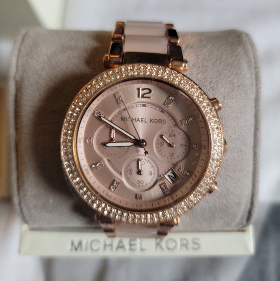 Michael Kors: Parker Rose-Gold Tone Blush Acetate Watch - Picture 2 of 4